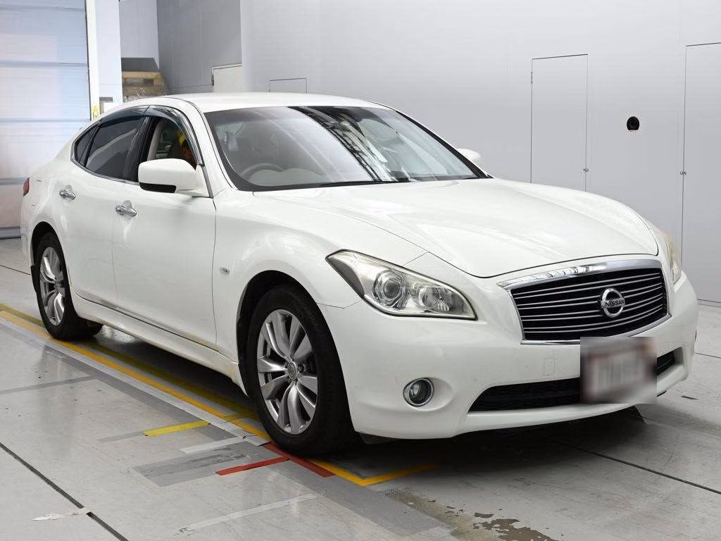 NISSAN FUGA