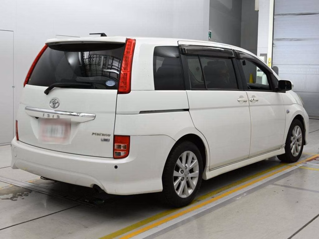 TOYOTA ISIS