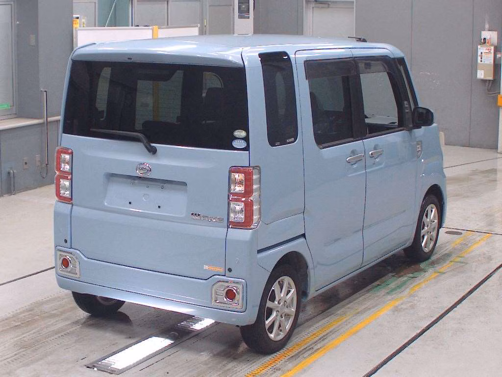 DAIHATSU WAKE