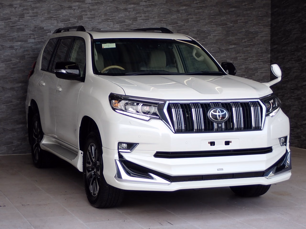 TOYOTA LAND CRUISER PRADO