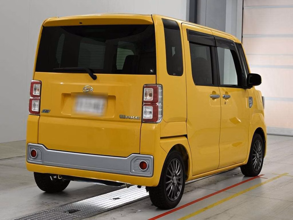 DAIHATSU WAKE