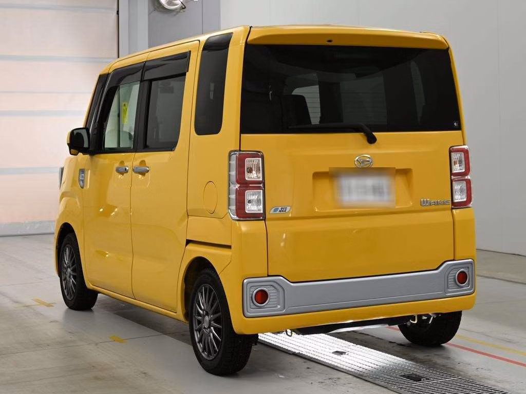 DAIHATSU WAKE