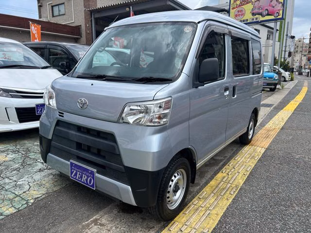 TOYOTA PIXIS VAN