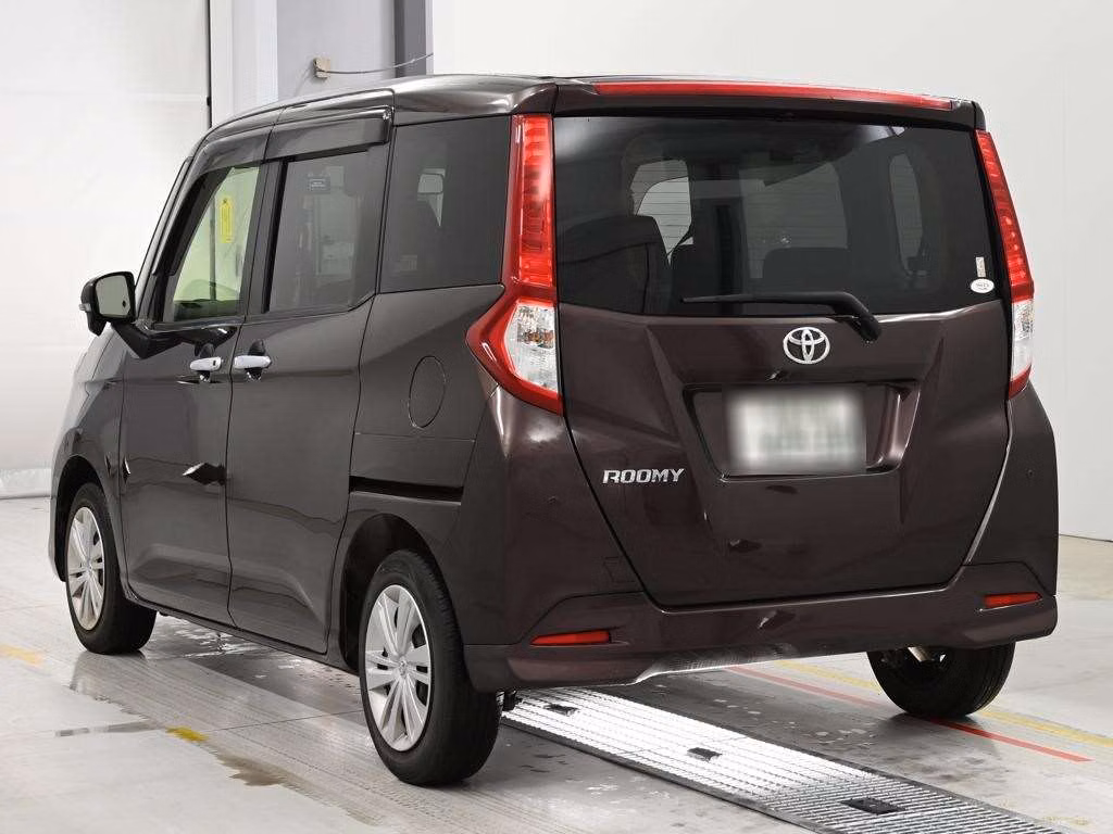 TOYOTA ROOMY