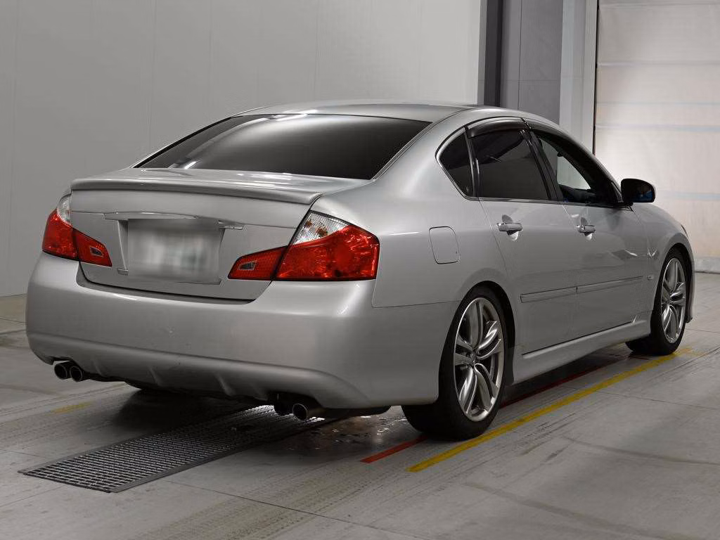 NISSAN FUGA