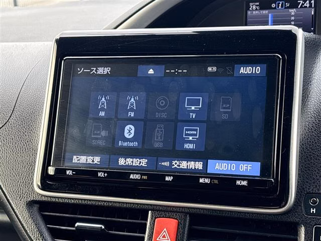 TOYOTA VOXY