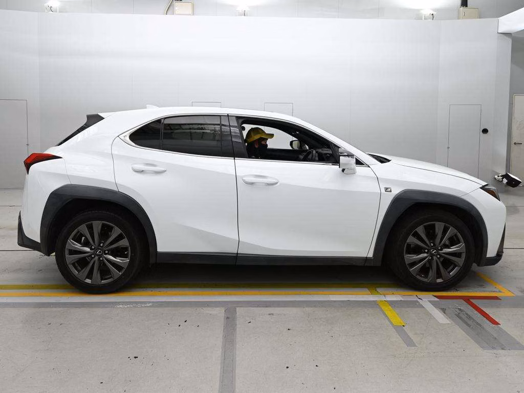 LEXUS UX200