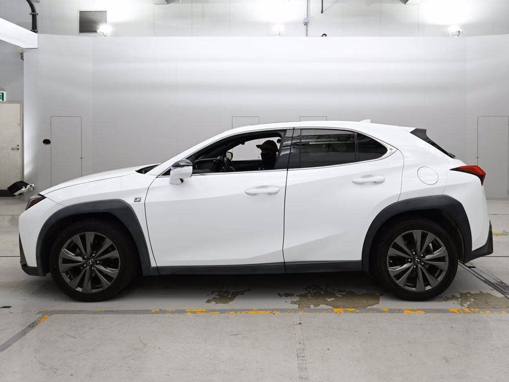 LEXUS UX200