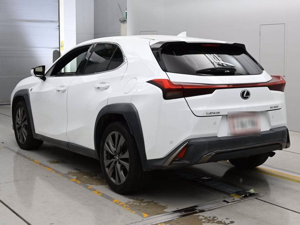 LEXUS UX200