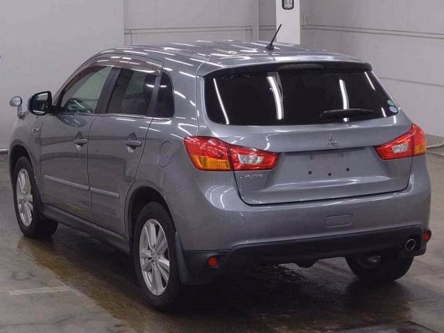 MITSUBISHI RVR