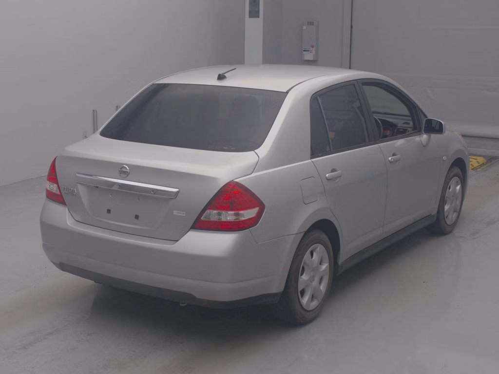 NISSAN TIIDA LATIO