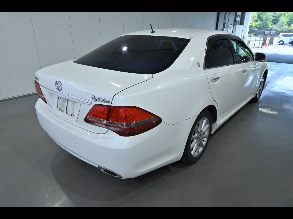 TOYOTA CROWN