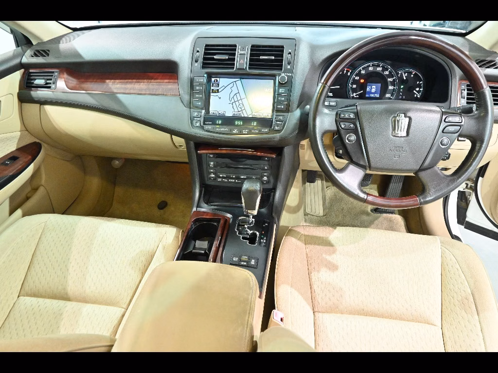 TOYOTA CROWN