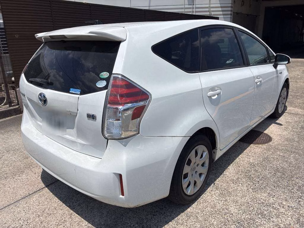 TOYOTA PRIUS ALPHA