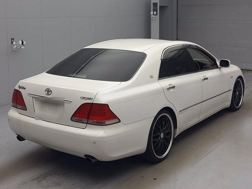TOYOTA CROWN