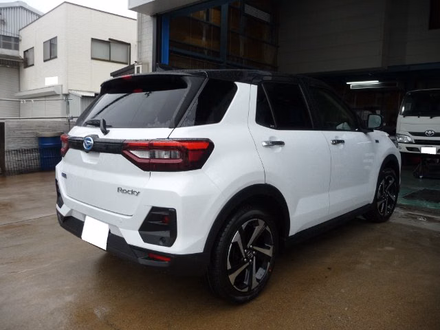 DAIHATSU ROCKY