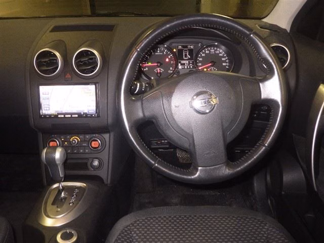 NISSAN DUALIS