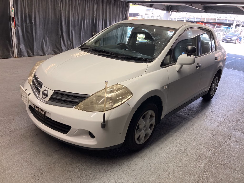 NISSAN TIIDA LATIO