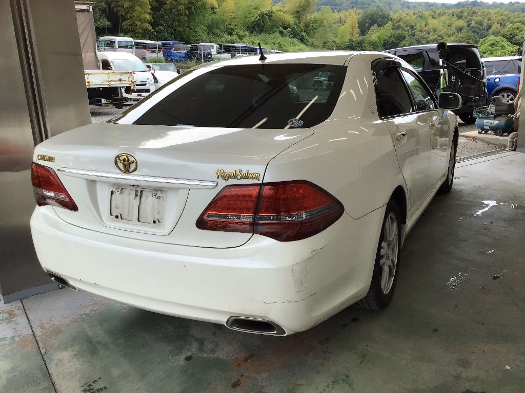 TOYOTA CROWN