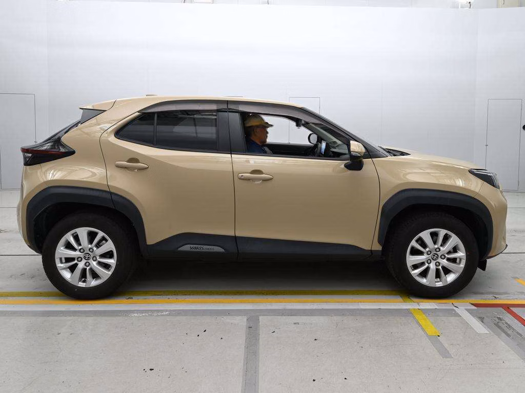TOYOTA YARIS CROSS