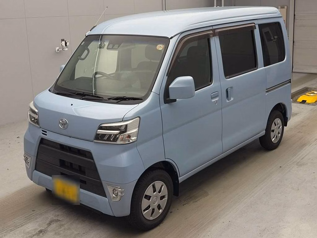 TOYOTA PIXIS VAN