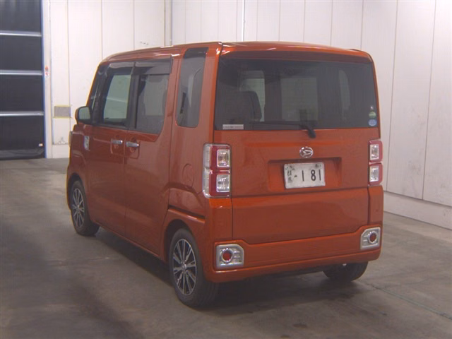 DAIHATSU WAKE