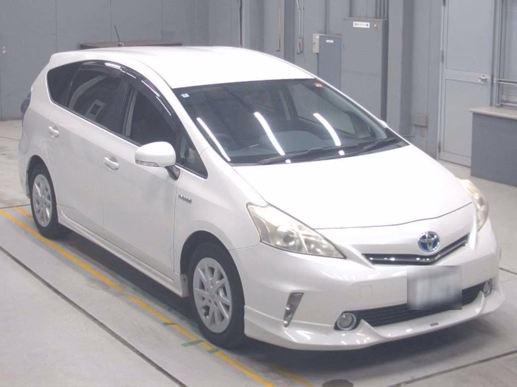 TOYOTA PRIUS ALPHA