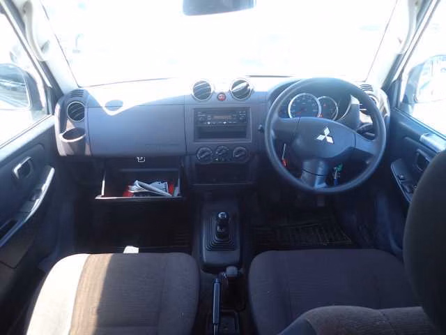 MITSUBISHI PAJERO MINI