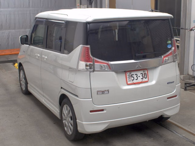 MITSUBISHI DELICA D:2