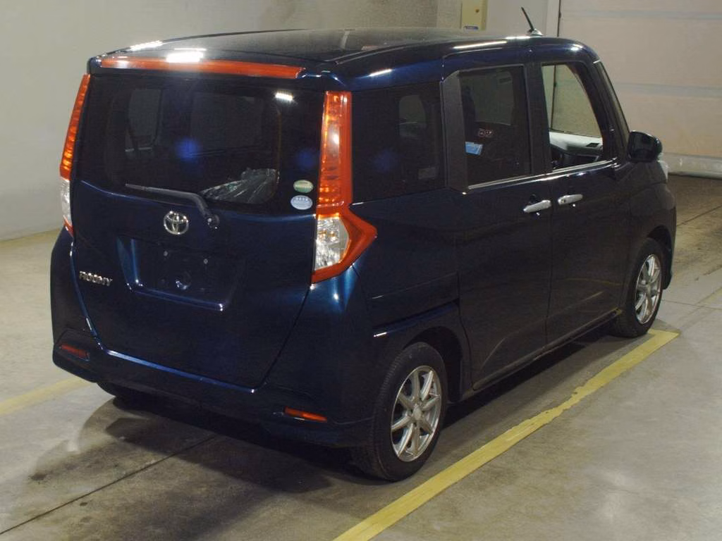 TOYOTA ROOMY