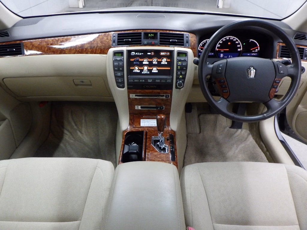 TOYOTA CROWN