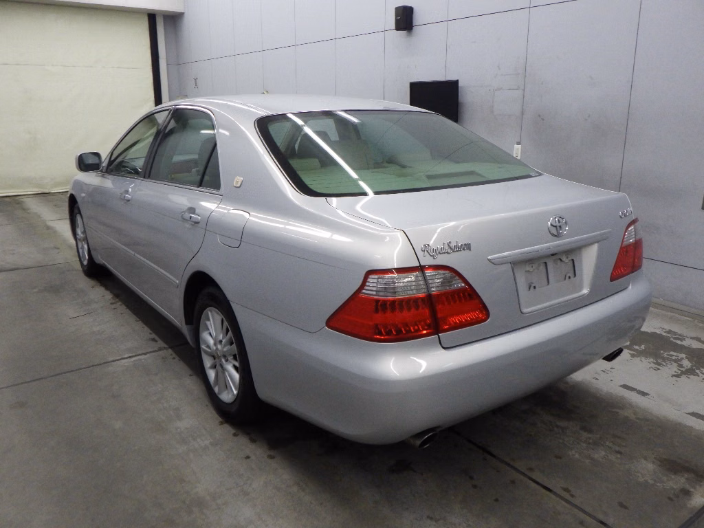 TOYOTA CROWN