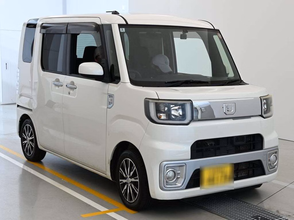 DAIHATSU WAKE