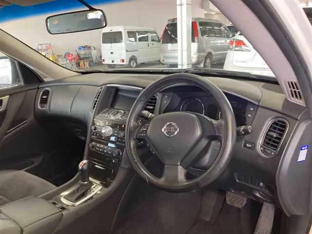 NISSAN SKYLINE CROSSOVER