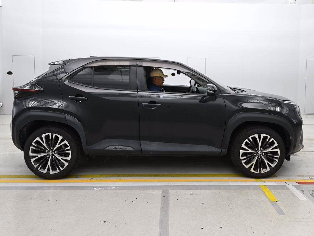 TOYOTA YARIS CROSS