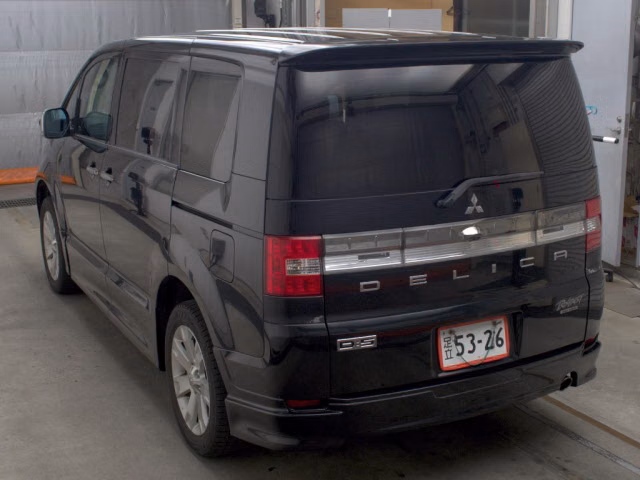 MITSUBISHI DELICA D:5