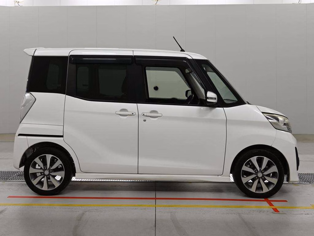 MITSUBISHI EK SPACE