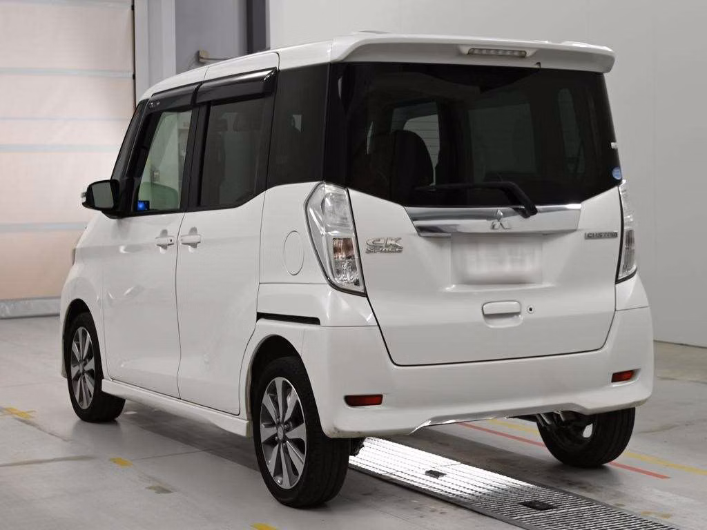 MITSUBISHI EK SPACE