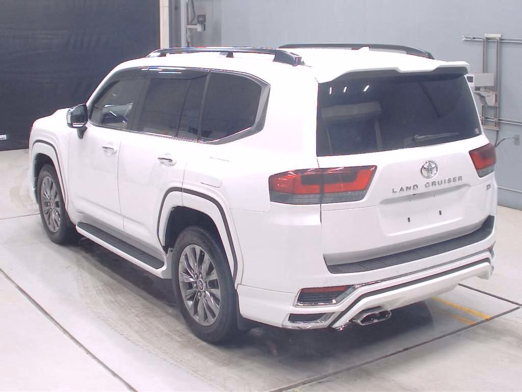 TOYOTA LAND CRUISER
