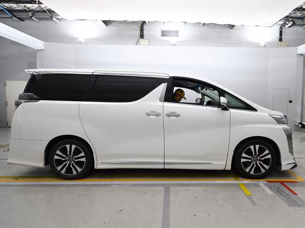 TOYOTA VELLFIRE