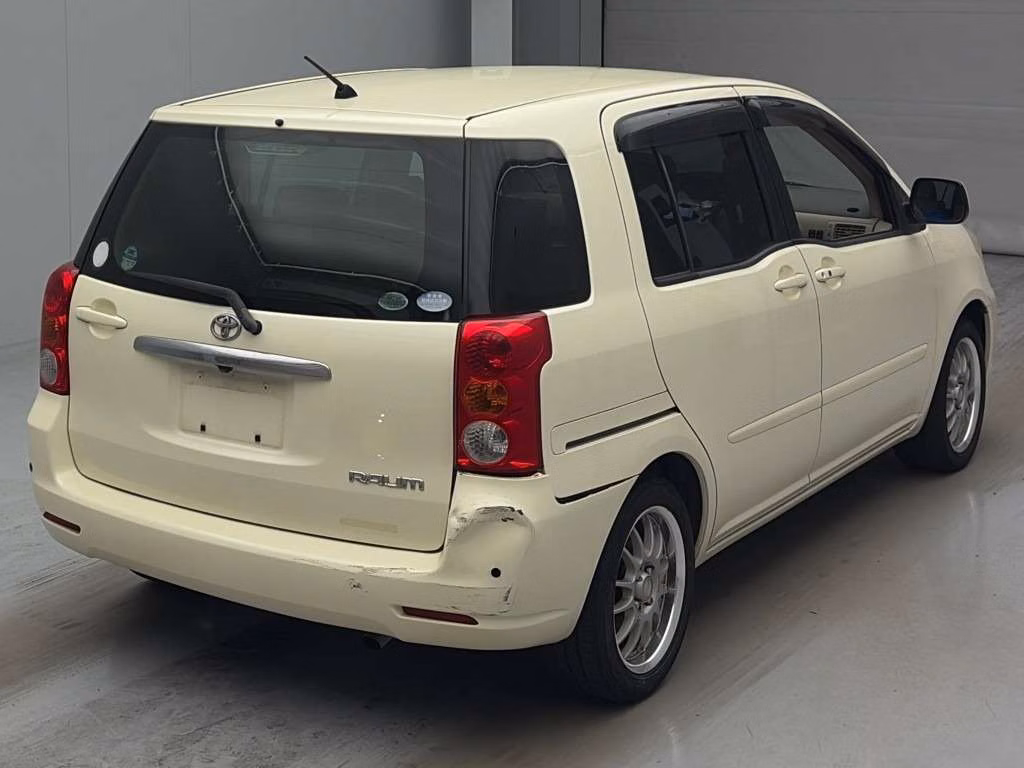 TOYOTA RAUM
