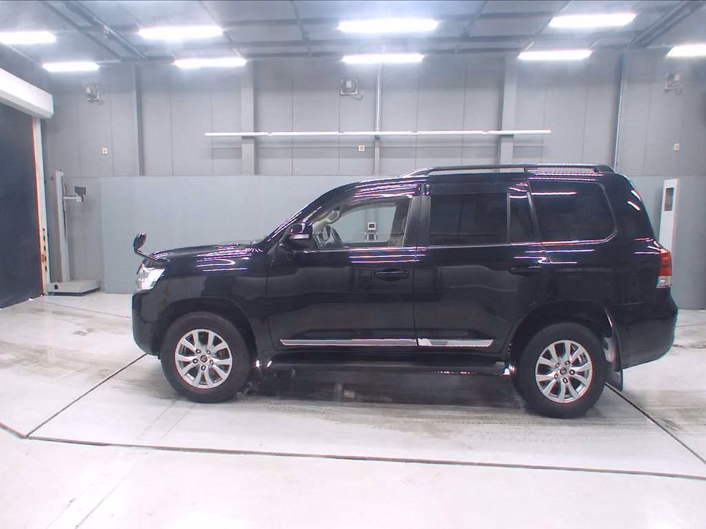 TOYOTA LAND CRUISER