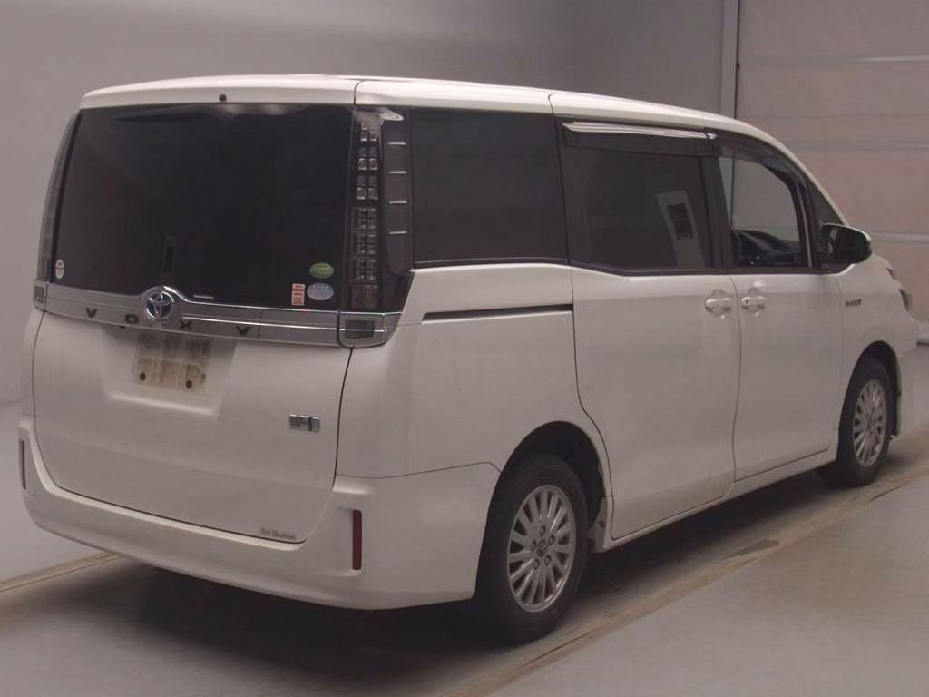 TOYOTA VOXY