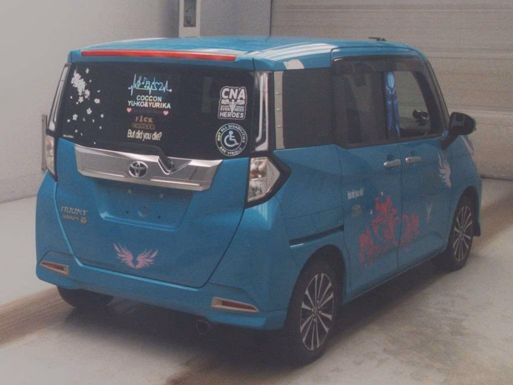 TOYOTA ROOMY