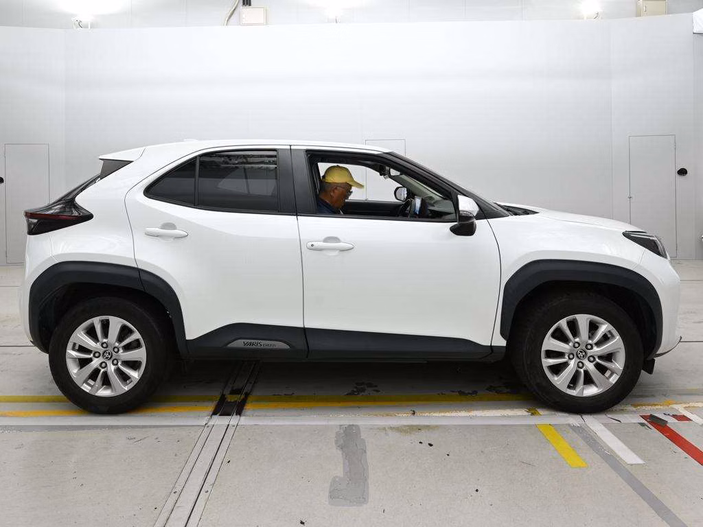 TOYOTA YARIS CROSS