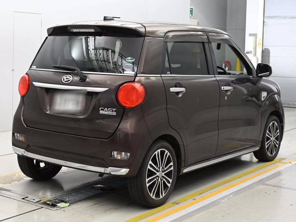 DAIHATSU CAST
