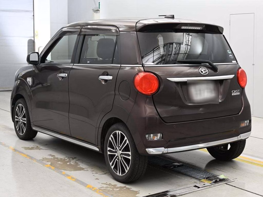 DAIHATSU CAST