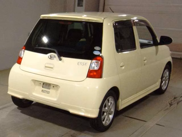 DAIHATSU ESSE