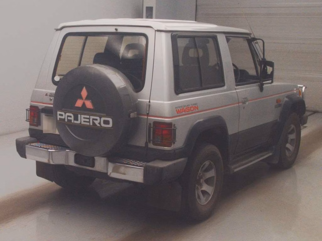 MITSUBISHI PAJERO