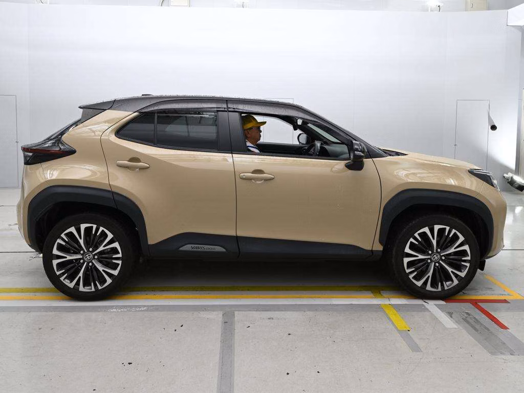 TOYOTA YARIS CROSS
